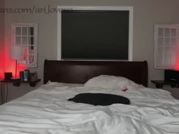 couple
        ari_lovexo cam image #646327
