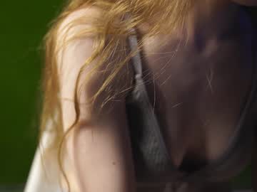 girl
        tinabredley cam image #2219769