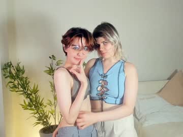 couple
        hoiiy_cute cam image #1462424