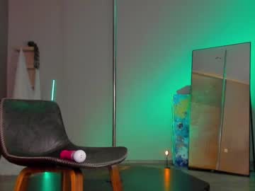 girl
        _meganmeow_ cam image #1115018