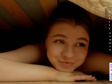 girl
        aryanalarsen cam image #1615507