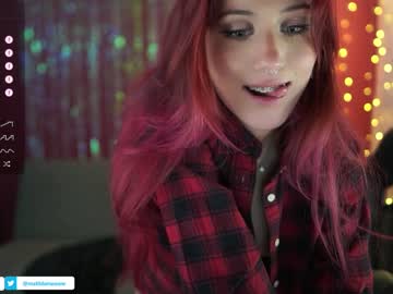 girl
        greeny_mat cam image #2780474