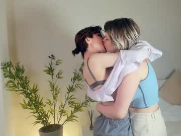 couple
        hoiiy_cute cam image #1462641