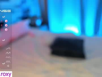 girl
        neononme cam image #1045490