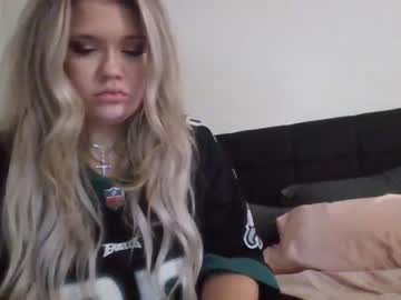 girl
        katya101 cam image #1777266