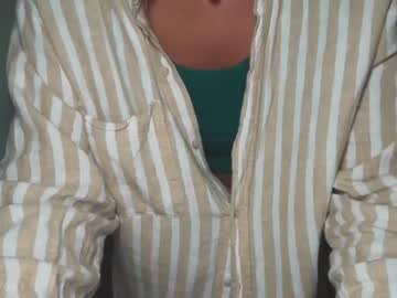 girl
        alex499990 cam image #3112709