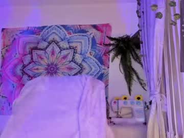 couple
        lucymagical cam image #2219477