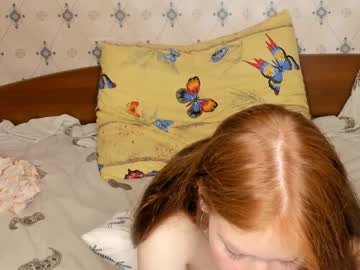 girl
        kaylaschultz cam image #1240133