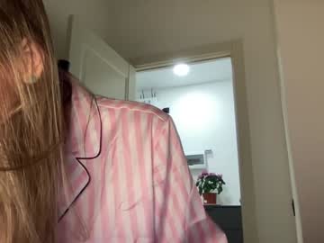 girl
        angel_from_sky cam image #4666087