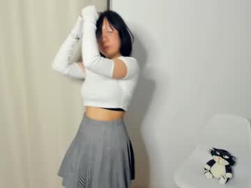 girl
        reds_rose cam image #1598995