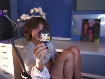 girl
        lenaelisabeth cam image #1963213