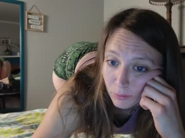 girl
        reach4thepeach cam image #2278821