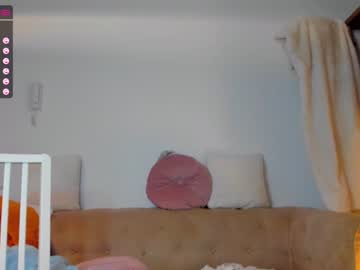 girl
        kamydoll444 cam image #892411