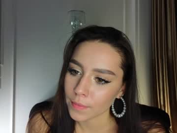 girl
        lorettacheckley cam image #2202173