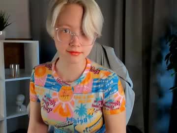 girl
        dorishane cam image #2132277