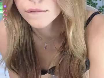 girl
        yononeey cam image #4469607