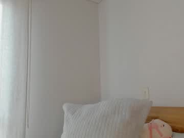 girl
        grettabenett_ cam image #3748299