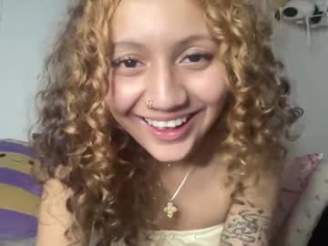 girl
        miaxrain cam image #4663958