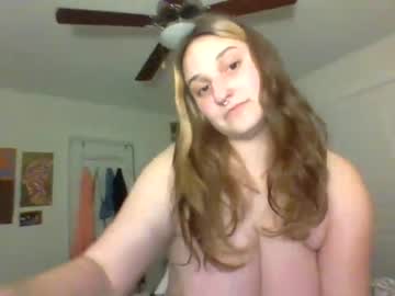 girl
        kittenbaby90 cam image #2370487