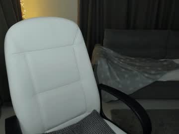 girl
        tiffanyflynn cam image #2310750