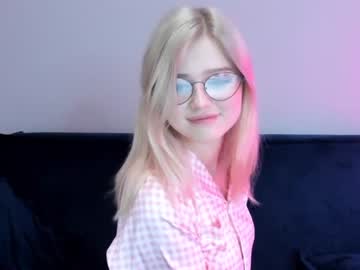girl
        grace_smit cam image #1723917