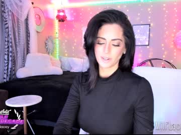 girl
        milf_lacey cam image #251694