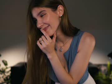 girl
        rich_roxy cam image #2304518