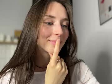 girl
        miss_opss cam image #3187064