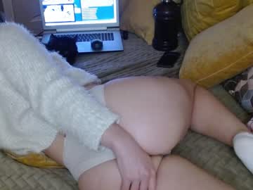 girl
        juicy_peach88 cam image #587354