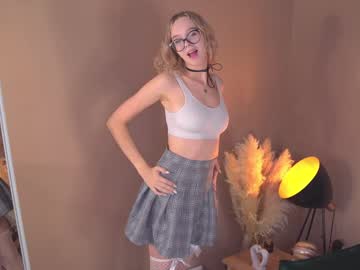 girl
        tessarosse_ cam image #3449407