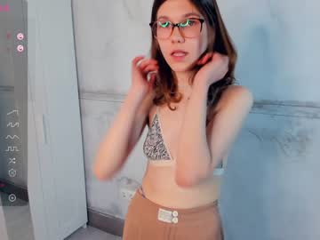 girl
        maureenbruster cam image #2615631