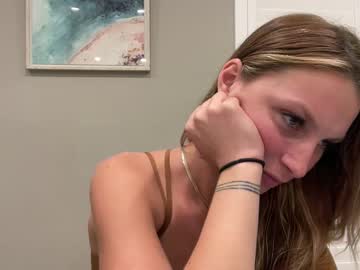 girl
        zarahkeller cam image #1302415