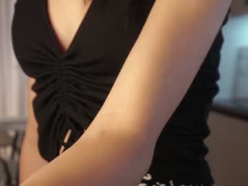 girl
        fancyash cam image #3152514