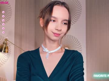 girl
        happiness_call cam image #1132680