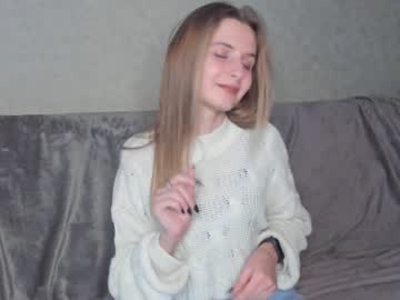 girl
        oliviasolis cam image #459327
