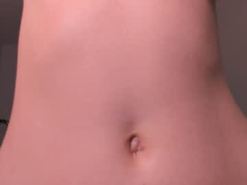 girl
        lauratanguy cam image #3441676