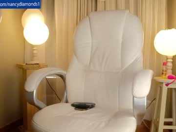 girl
        nancydiamonds1 cam image #2573396