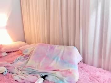 girl
        little_effy18 cam image #1373698