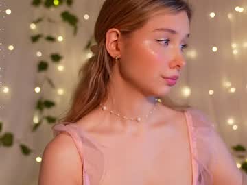 girl
        april_blush cam image #3138987