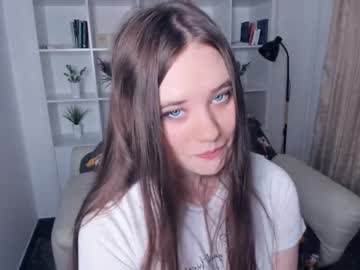 girl
        kristi_zenn cam image #2092162