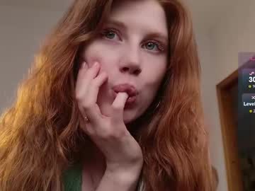 girl
        pathos_of_things cam image #4436038