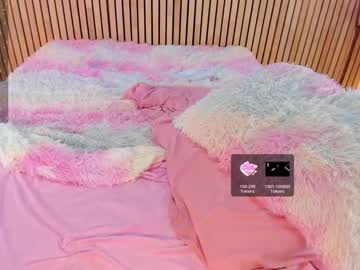 girl
        little_effy18 cam image #2407443