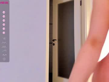 girl
        kittycaitlin cam image #840980