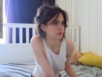 girl
        connieambes cam image #2874150