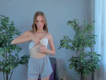 girl
        kellanflowers cam image #1628562