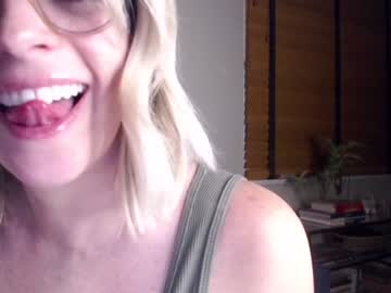 girl
        sleepybabyxo cam image #321235