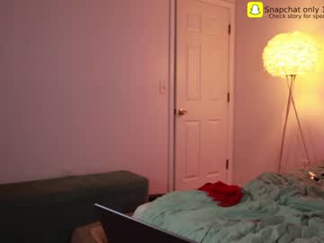 couple
        ari_lovexo cam image #2963247