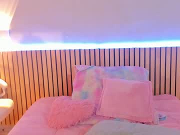 girl
        little_effy18 cam image #1579437