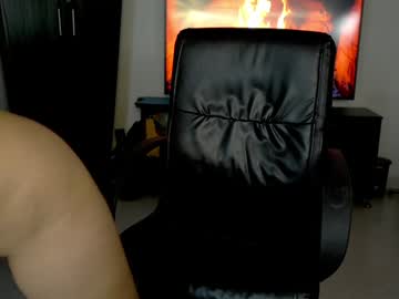 girl
        kellytesh cam image #4543090