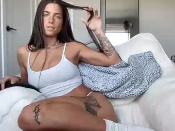 girl
        sprnstar cam image #2697842